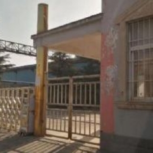 工业区内厂房出售，有厂房，有空地，有办公楼